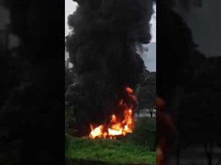 मुंबई-पुणे जुन्या एक्स्प्रेस वे वर पेट्रोल टँकरला आग; वाहतुकीचा खोळंबा