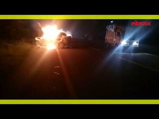 पुण्यामध्ये कारनं अचानक घेतला पेट, तिघांचा होरपळून मृत्यू