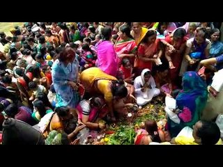 ऋषी पंचमीच्या निमित्ताने गोदावरीवर स्नानासाठी झालेली गर्दी