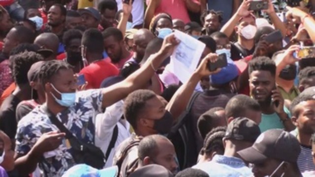 Activistas y migrantes realizan huelga de hambre en México pidiendo partir en caravana