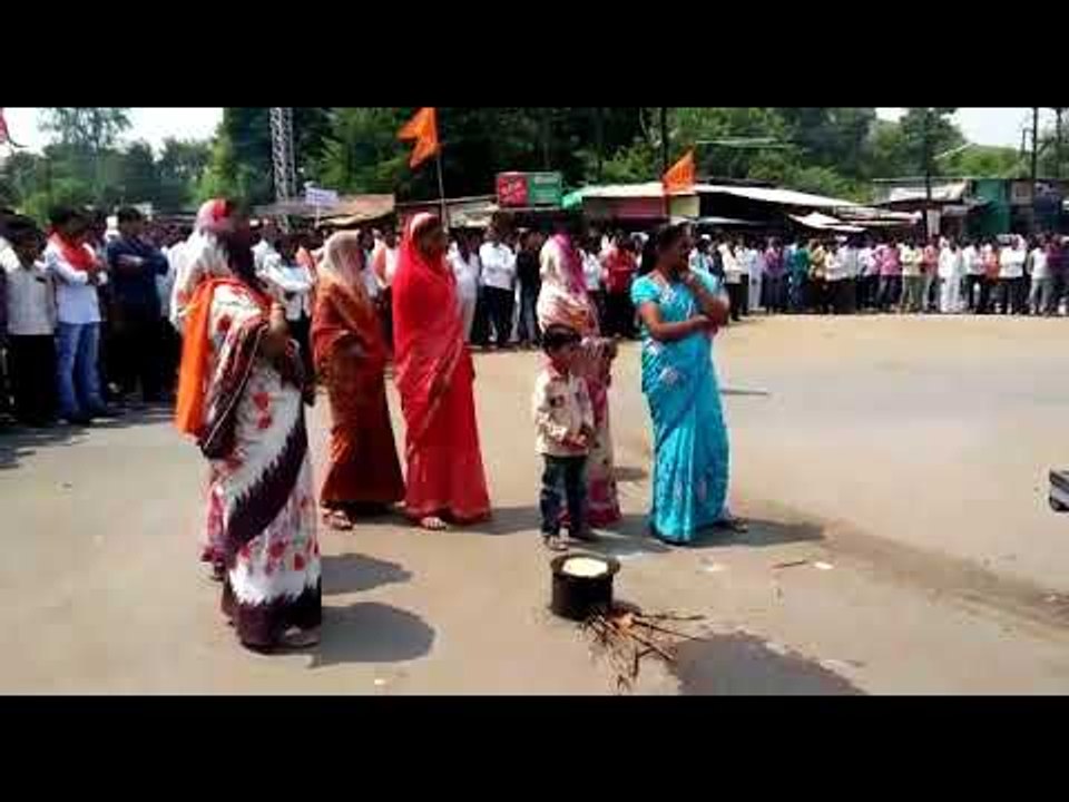 पेट्रोल, गॅस दरवाढीविरोधात जळगावात शिवसेनेचे आंदोलन
