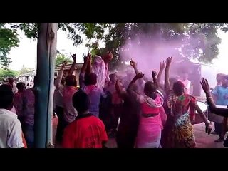 ग्रामपंचायत निवडणूक निकालानंतर महिलांचा नृत्य करुन जल्लोष