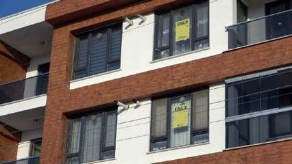 Ev sahipleri 'emlakçıyım' diyerek komisyon alıyor