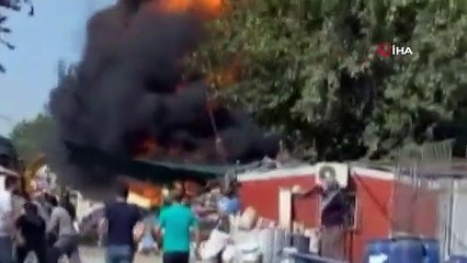 Tải video: Bursa’da geri dönüşüm tesisinde yangın...Dumanlar gökyüzünü siyaha boyadı