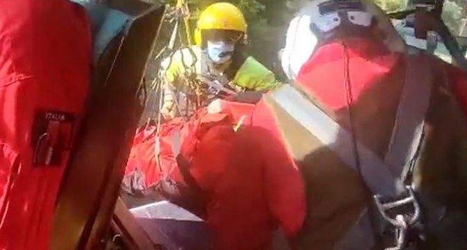 Bagni di Lucca - Infortunata alla caviglia mentre percorre torrente: soccorsa in elicottero (14.09.21)