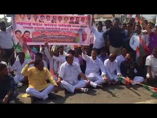 मुंबई-गोवा महामार्गावर काँग्रेसचं ठिकठिकाणी रास्तारोको आंदोलन