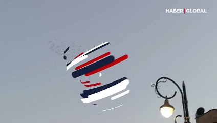 Yarım ay manzarasında kanat çırpan güvercinler, hoş görüntüler oluşturdu