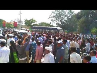 कोपर्डी प्रकरण- निकालानंतर कोर्टाबाहेर 'एक मराठा लाख मराठा'च्या घोषणा