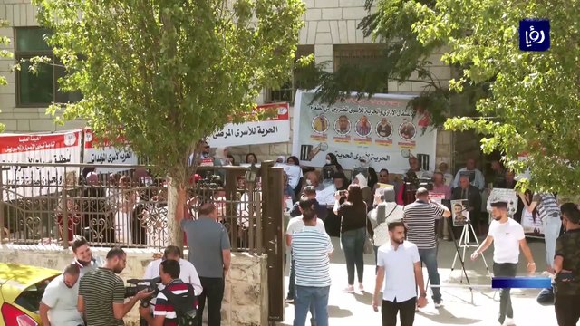 دعما للأسرى المضربين عن الطعام.. وقفات أمام مقرات الصليب الأحمر