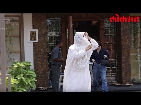 Lokmat Latest Bollywood Update | अभिनेत्री Rekha दिसल्या या वेशात पहा हा Video | Lokmat Marathi