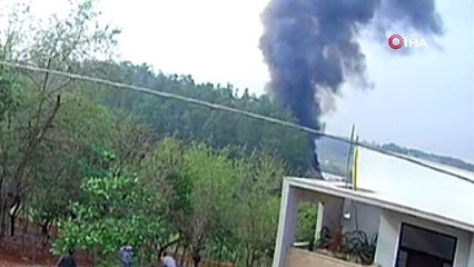 Uçağın yere çakıldığı anlar kamerada! 7 kişi öldü