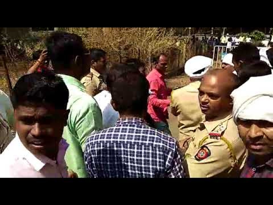 खामगाव- कृषीमंत्र्यांच्या बंगल्यावर आत्मदहनाचा प्रयत्न