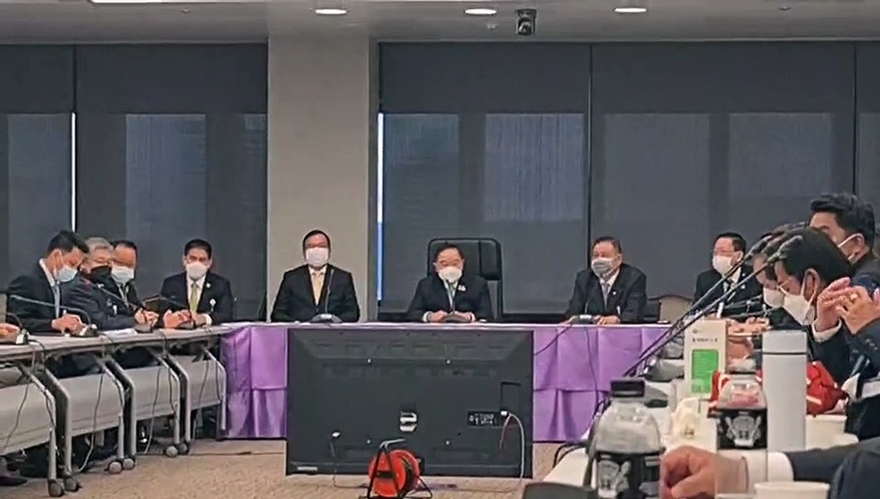 พล.อ.ประวิตร นั่งหัวโต๊ะประชุม ”พปชร.” ธรรมนัส-นฤมล ร่วมอยู่ต่อ ไม่ทิ้งพรรค