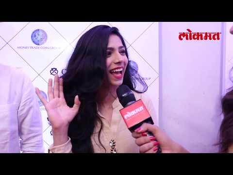 Amruta Tula Mazyavar Bharosa Nahi ka, Says Devendra Fadnavis | Lokmat Maharashtrian of the Year 2018