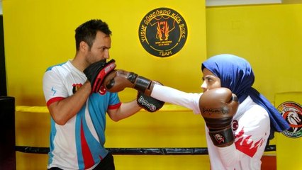 Hayali olan milli takım formasına kavuşan Hilal madalya peşinde