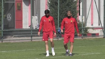 ESKİŞEHİR - "Anadolu yıldızı" Eskişehirspor'un deneyimli kaptanları başarı için gençlerin enerjisine güveniyor