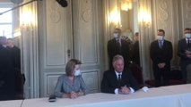 Le Roi Philippe prend la parole lors de la réunion de travail à Verviers