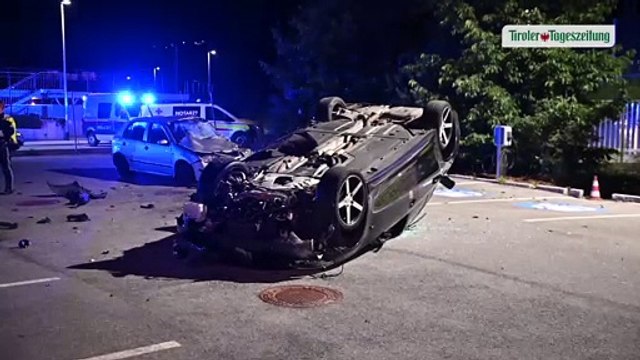 Betrunkener Lenker durchbrach in Innsbruck Zaun und flog gegen Pkw