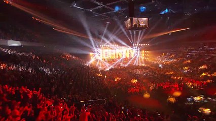 Extrait du concert donné à Bercy le 14 septembre 2021 : "Allumer le feu" de Johnny Hallyday