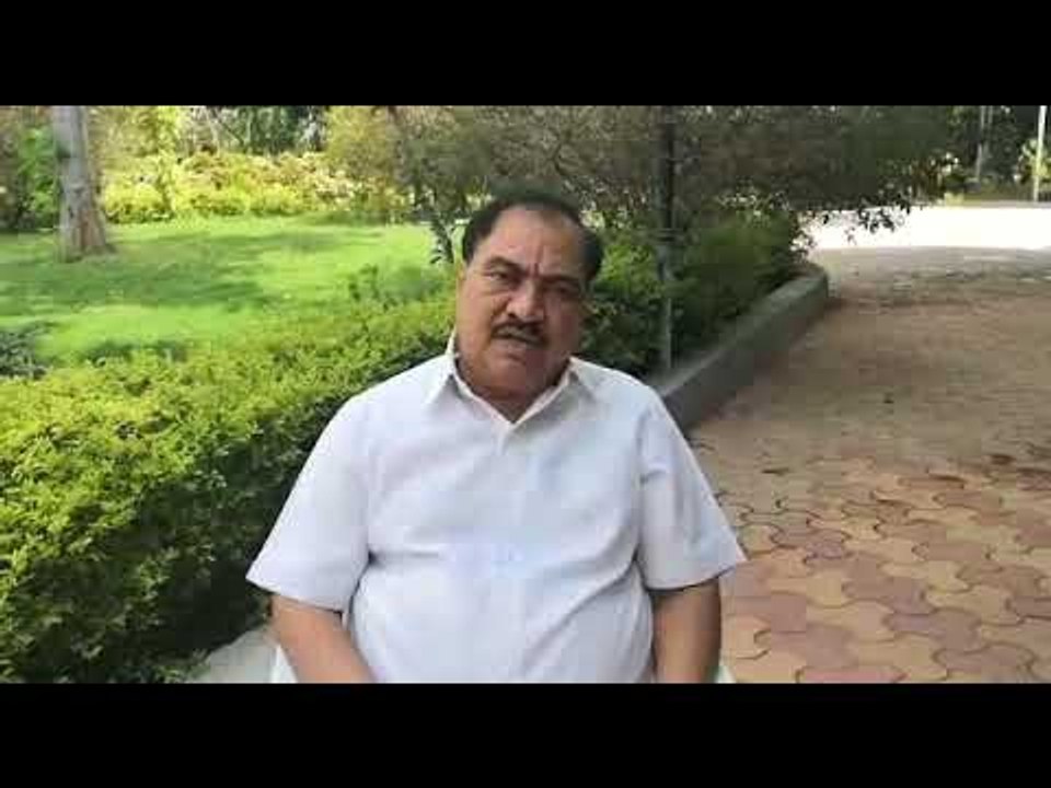 एकनाथ खडसे यांनी पांडुरंग फुंडकर यांना वाहिली श्रद्धांजली