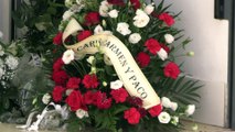 Isabel Pantoja manda una corona de flores al entierro de la diseñadora Lina