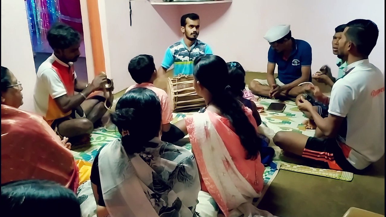कोकणी कुटुंबाने गायलेले उत्कृष्ट भजन