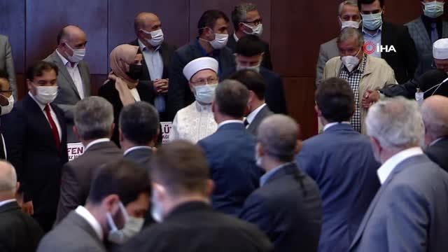 Diyanet İşleri Başkanı Prof. Dr. Ali Erbaş, Hayat Rehberi Kur'an-Konulu Tefsir adlı eserin tanıtım programına katıldı