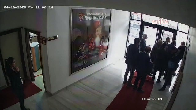 AKP'li Sarıyahşi Belediye Başkanı Fatih Ünsal’ın belediyede bir vatandaşı döverken çekilen görüntüleri ortaya çıktı