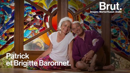 Pendant ce temps-là, ce couple développe un habitat complètement autonome