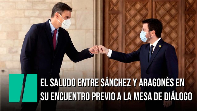 El saludo entre Sánchez y Aragonès antes de su reunión previa a la mesa de diálogo