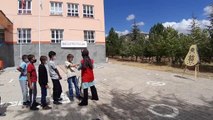 Kozan Gençlik Merkezi gönüllüleri, Tufanbeyli'de öğrencilerle bir araya geldi