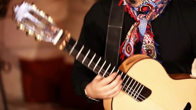 Chico & The Gypsies chantent Bamboleo