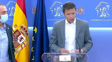 Errejón pide perspectiva de género para los medicamentos, y cae en la trampa al reconocer que la vacuna es experimental