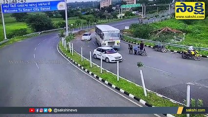 వైరల్‌ వీడియో: ప్రమాదం అంచులదాకా వెళ్లి రెప్పపాటులో తప్పించుకున్నాడు