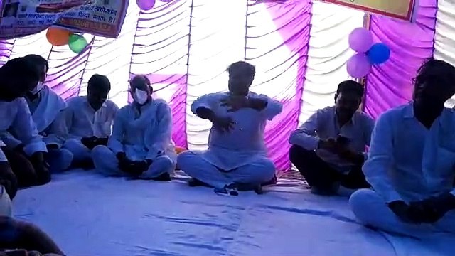 शपथ ग्रहण समारोह में उड़ी कोरोना गाइडलाइन की धज्जियां