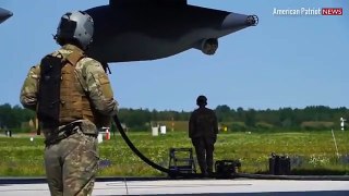 Incredible Video of US Fighter Jets Refueling While Jet Engine Running