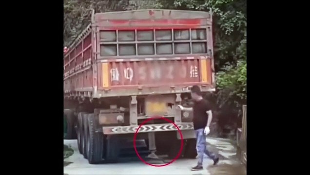 Une invention très utile pour garer son camion sans effort