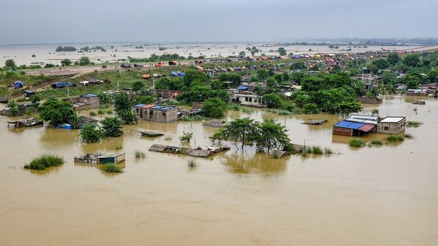 Heavy rains trigger floods in Bihar's Hajipur