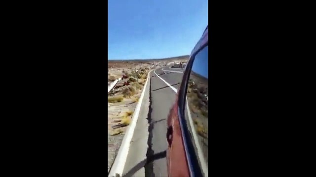 Inmigrantes ilegales bloquean ruta de Colchane para obligar a detener autos