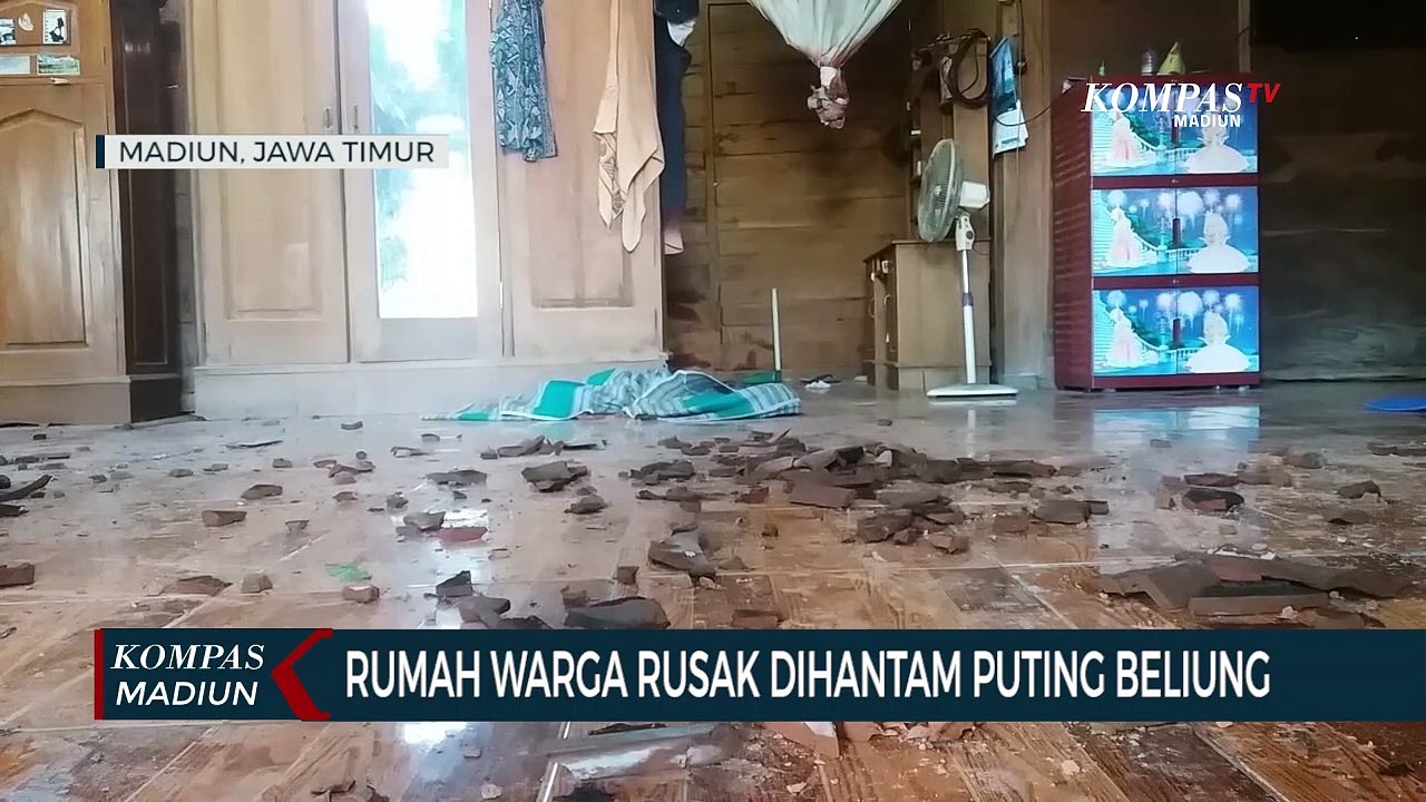 Rumah Rusak Dihantam Puting Beliung