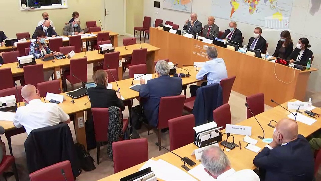 Commission des affaires étrangères : MM. Alain Juppé, ancien Premier ministre, ancien ministre des affaires étrangères, et Hubert Védrine, ancien ministre des affaires étrangères - Mercredi 15 septembre 2021