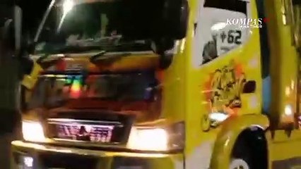 Viral Truk Ugal-ugalan di Jalanan Surabaya