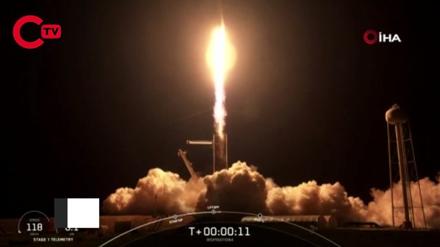 Astronot olmayan 4 kişiyi taşıyan SpaceX roketi başarıyla fırlatıldı