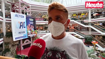 Impfgegnerin lässt sich bei Lugner gegen Corona impfen