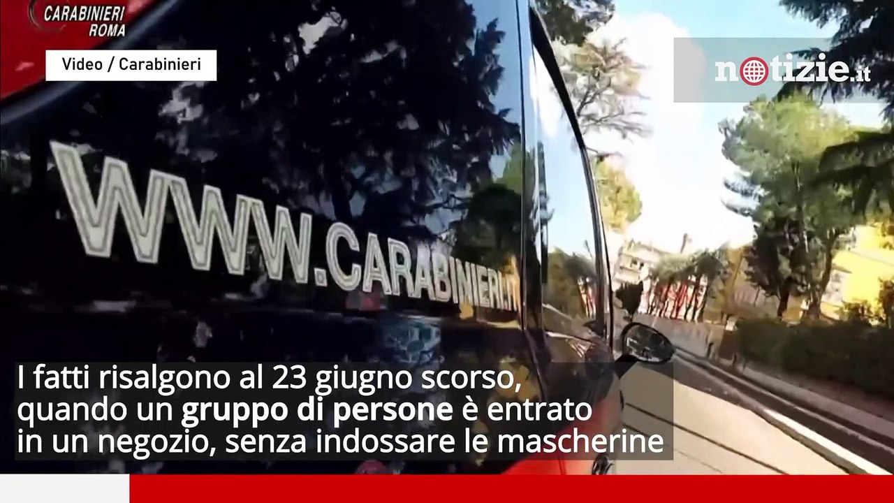 Roma, negato l’accesso in un negozio perché senza mascherina: picchiano a sangue il negoziante