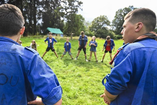 C'est la rentrée scout: on laisse tomber le masque, mais pas partout...
