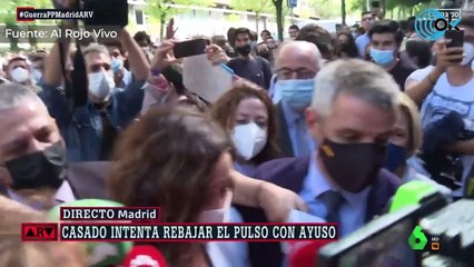 Ayuso ovacionada a su entrada al CEU por los estudiantes: "Parezco Britney Spears"