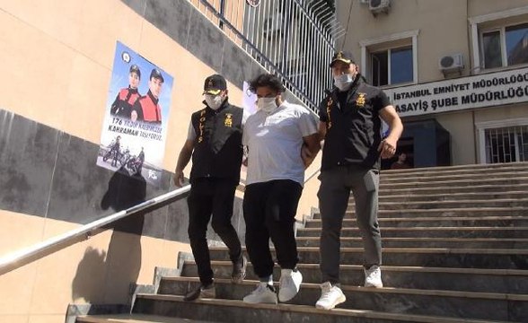 82 YIL KESİNLEŞMİŞ HAPİS CEZASIYLA ARANAN ŞÜPHELİ KADIKÖY'DE YAKALANDI