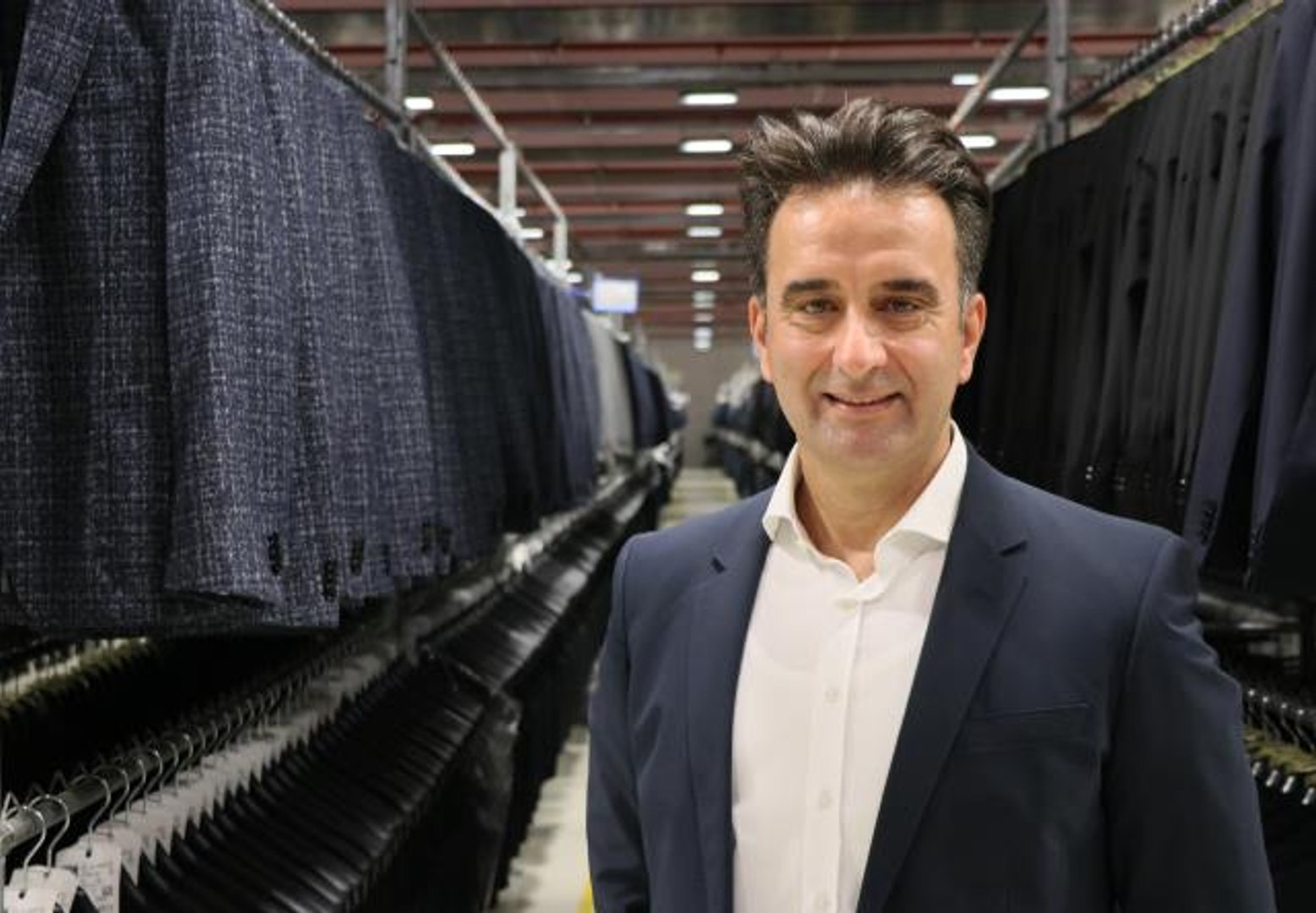 Yelek bitmiş deli hugo boss tekstil fabrikası izmir Olacak dönüştürme Kısmi