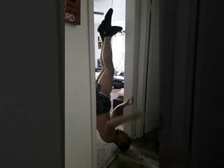 Extremely Strong Shoestring Holds Man Aloft